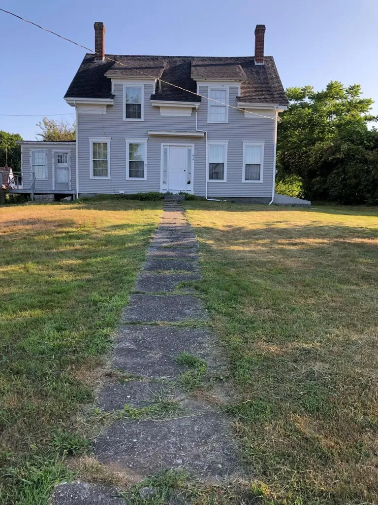 92 E Main Street Vinalhaven ME 04863