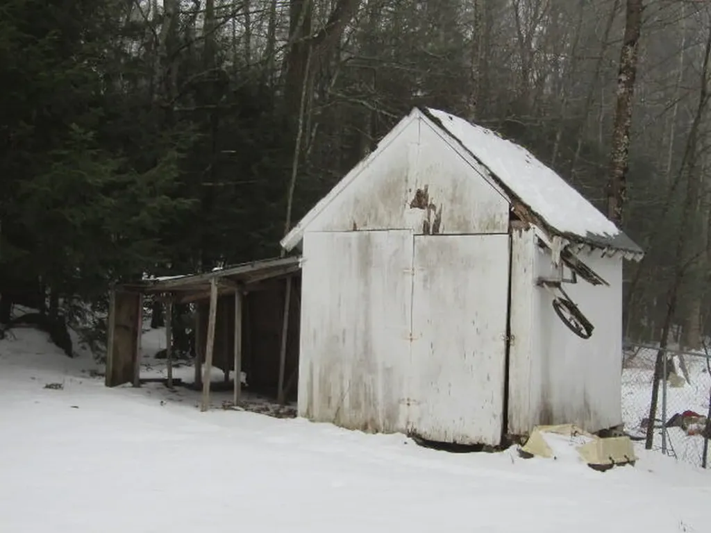 18 White Birch Lane Greene ME 04236
