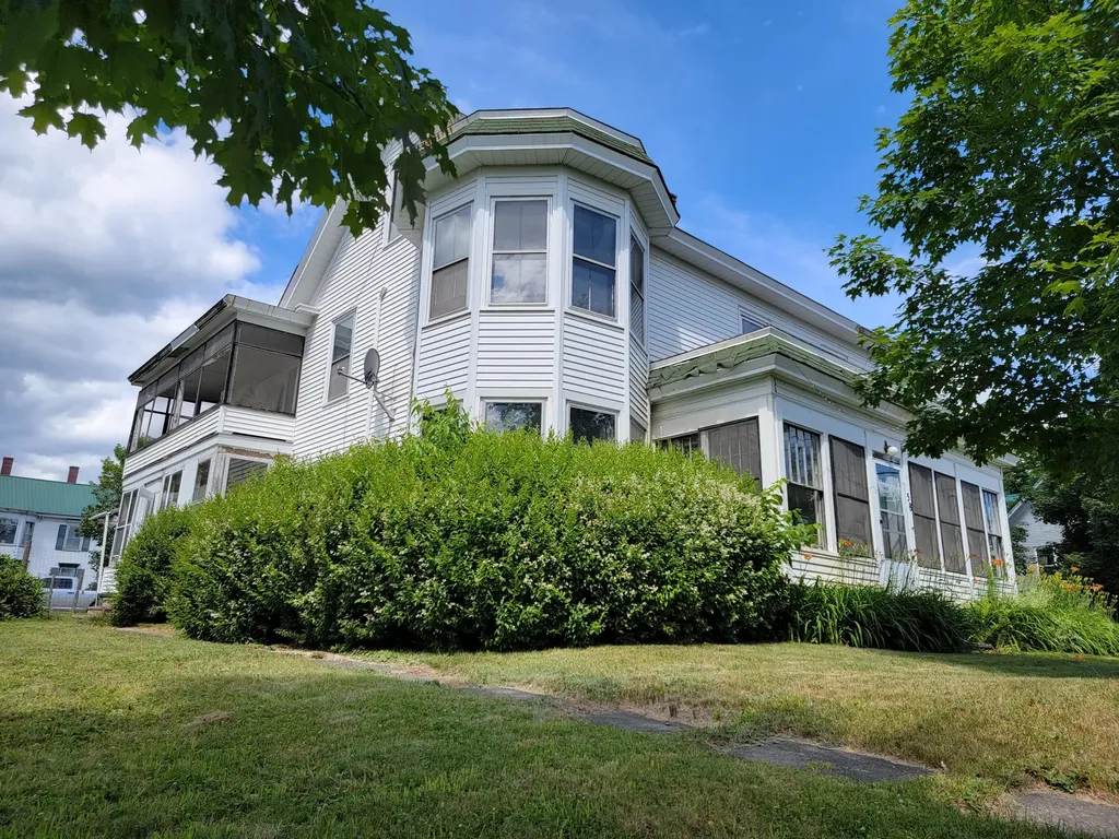 58 North Street Dover-foxcroft ME 04426