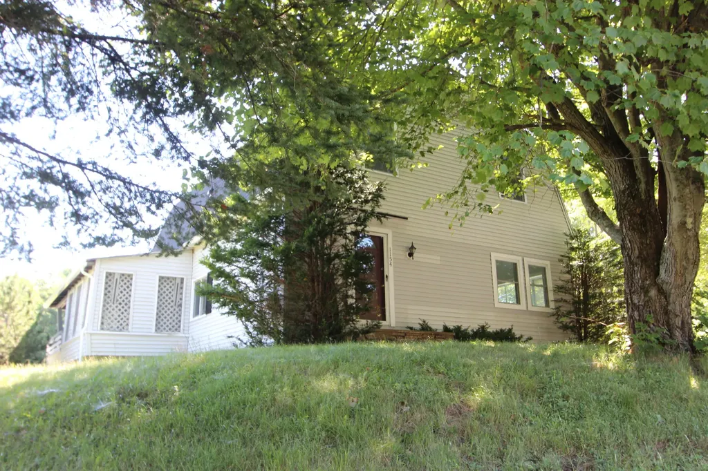 1154 Hotel Road Auburn ME 04210