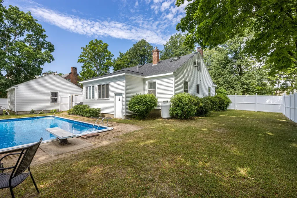 387 Main Street Saco ME 04072