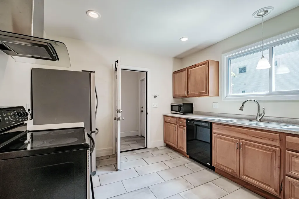 301 Allen Avenue Portland ME 04103