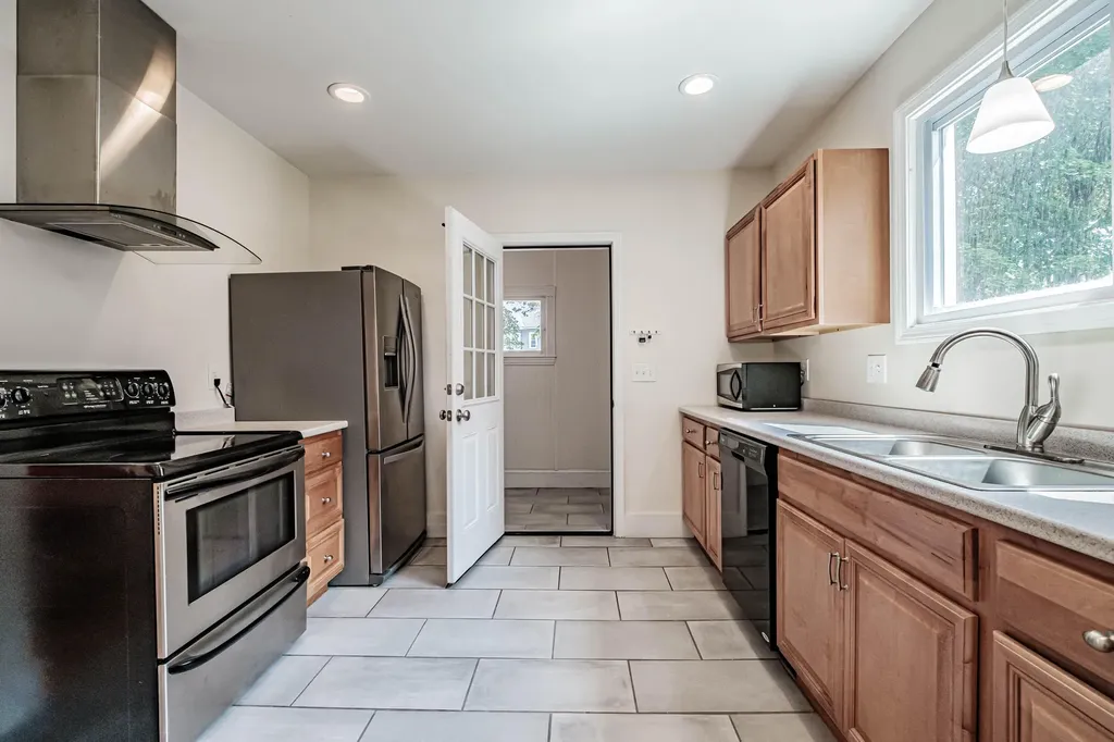 301 Allen Avenue Portland ME 04103