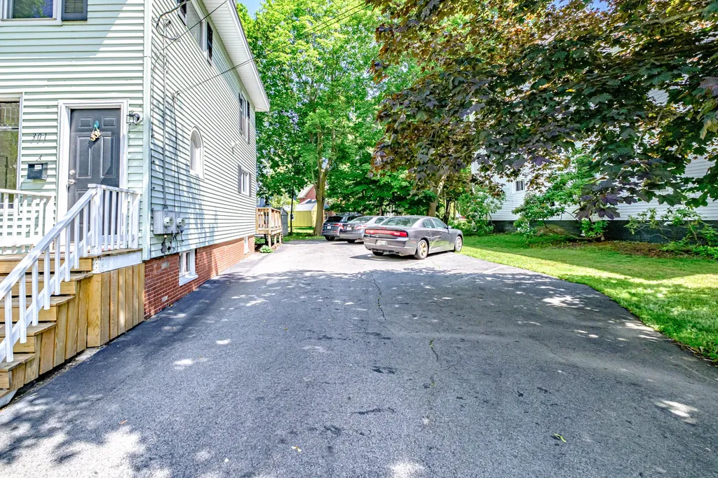 301 Allen Avenue Portland ME 04103