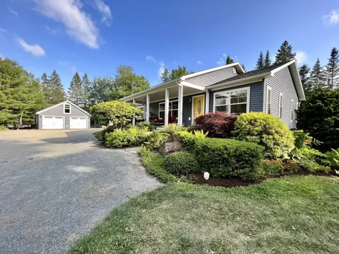 8 Daisy Lane Franklin ME 04634