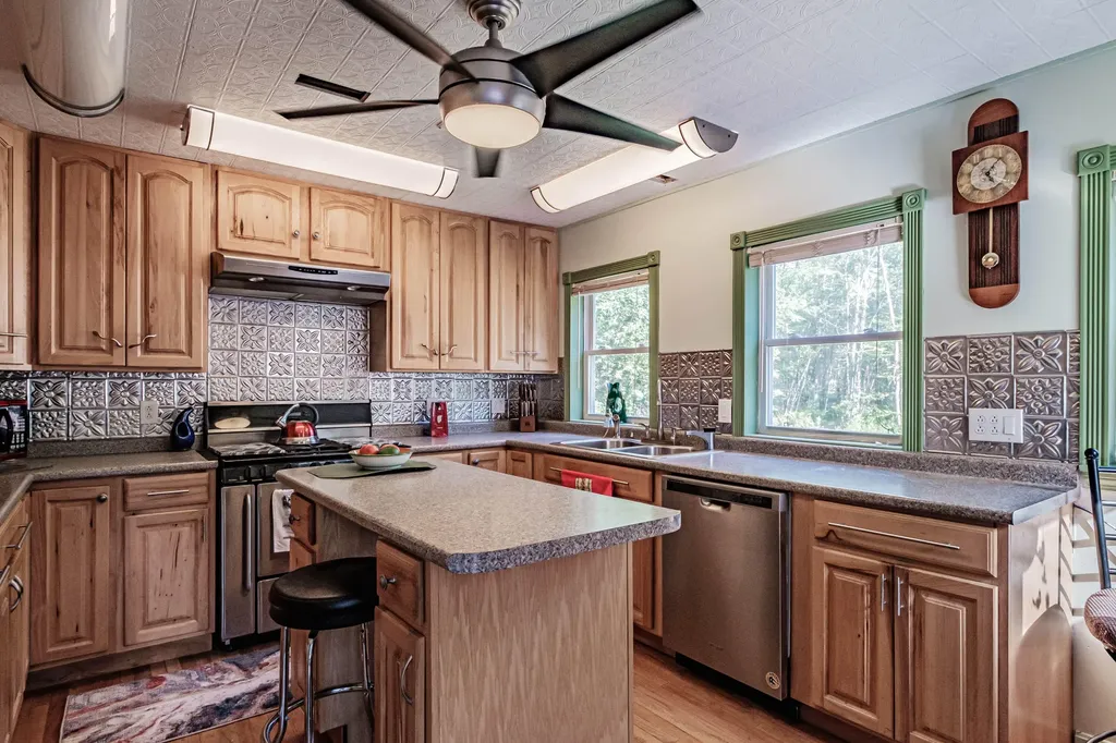 175 Hogan Pond Lane Oxford ME 04270