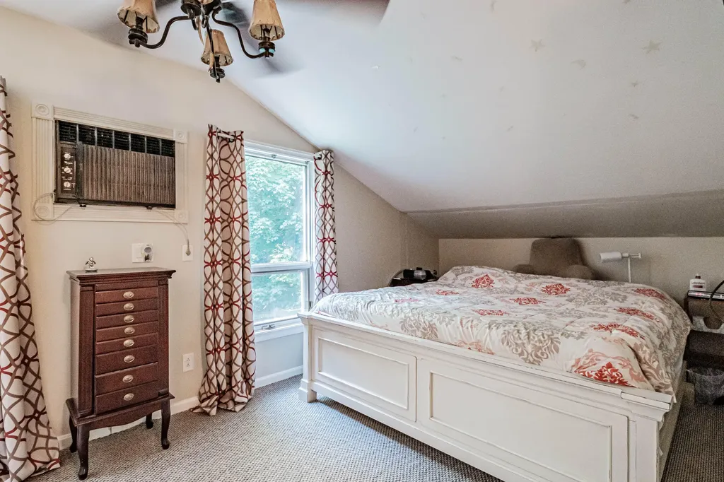 175 Hogan Pond Lane Oxford ME 04270