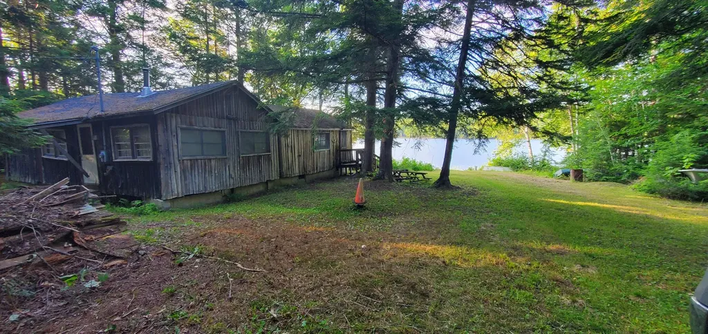 24 Ludden Lane Lincoln ME 04457