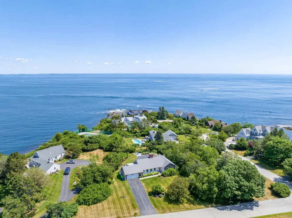 32 Salt Spray Lane Cape Elizabeth ME 04107