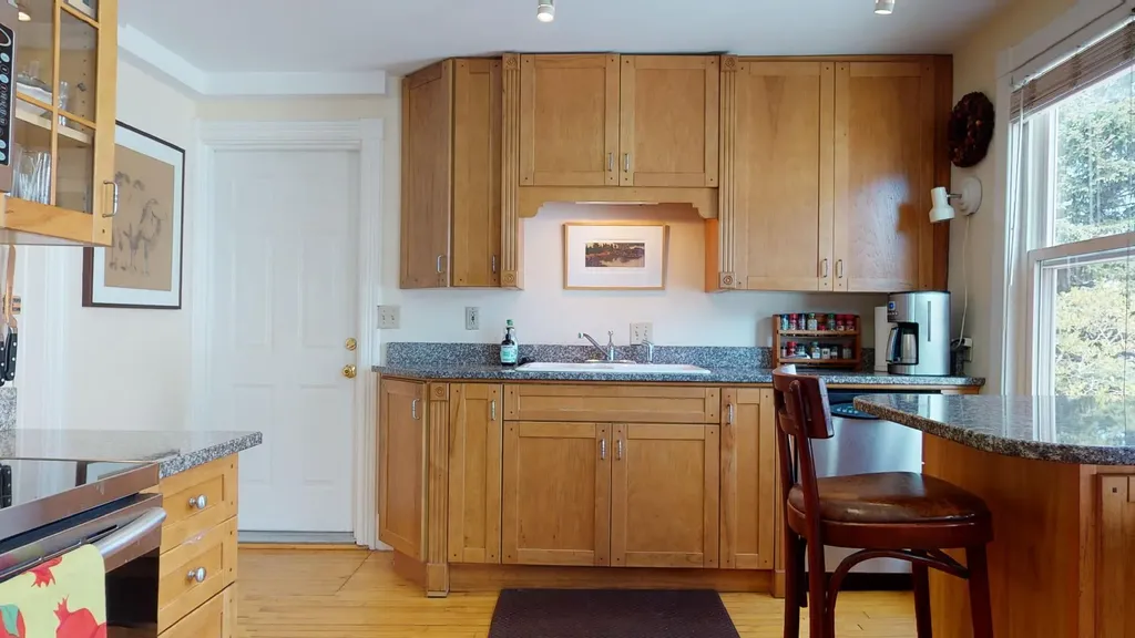 83 Vesper Street Portland ME 04101