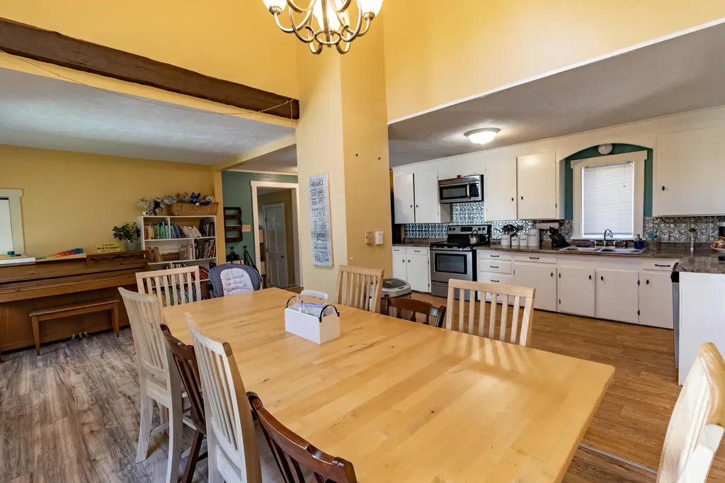918 Empire Road Poland ME 04274