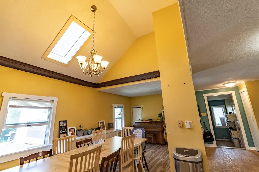 918 Empire Road Poland ME 04274