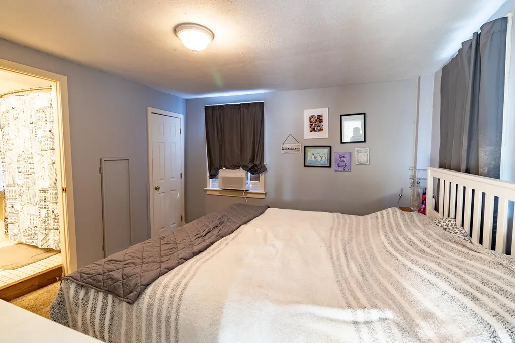 918 Empire Road Poland ME 04274