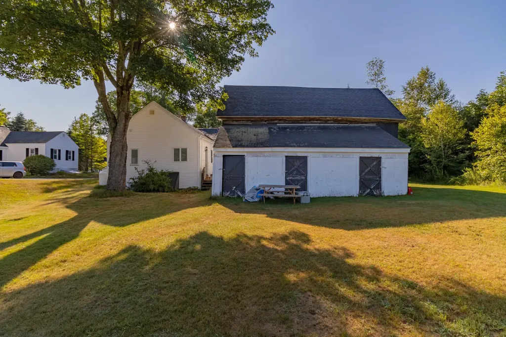 918 Empire Road Poland ME 04274