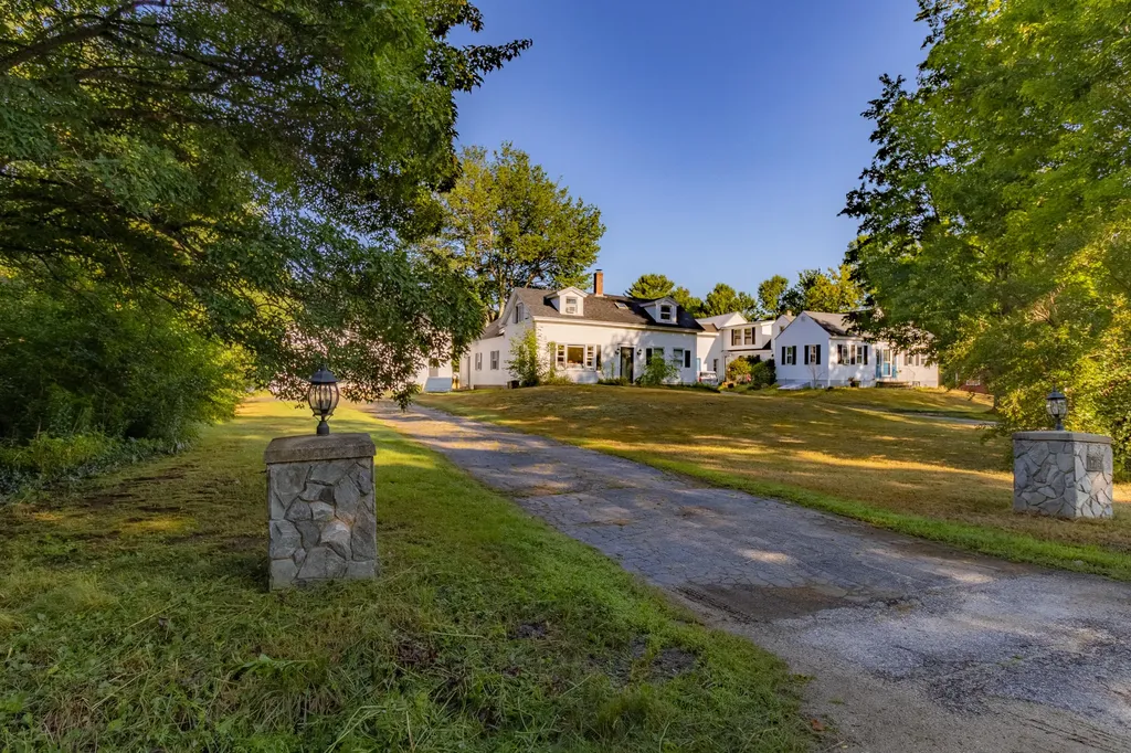 918 Empire Road Poland ME 04274