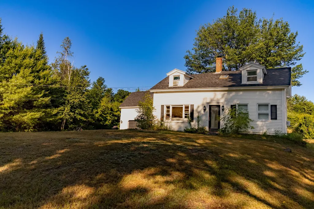 918 Empire Road Poland ME 04274