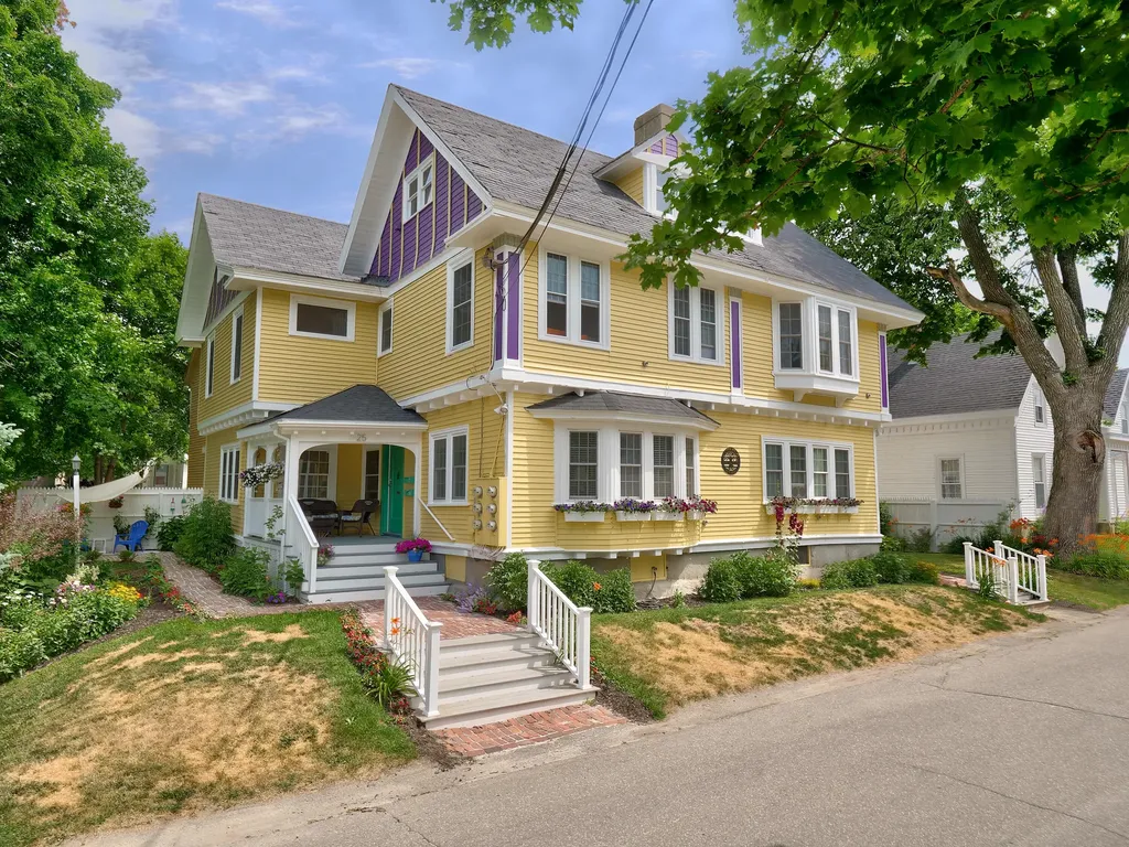 23 Maple Street Rockland ME 04841