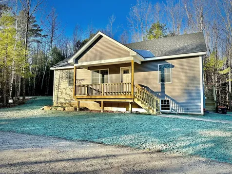 2 Phoenix Way Bridgton ME 04009