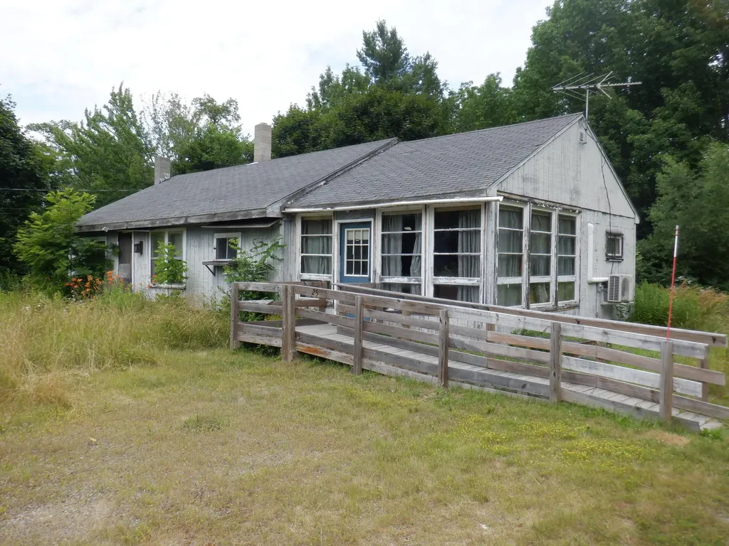 25 Old County Road Winterport ME 04496