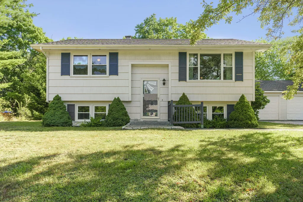 7 Queens Drive Scarborough ME 04074