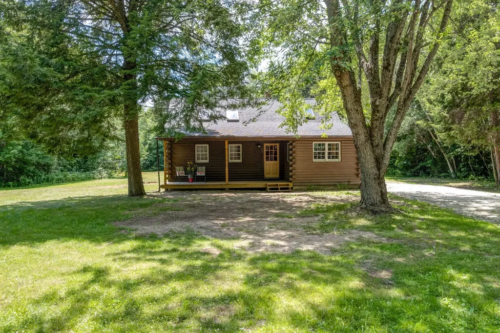 31 Range Road Brunswick ME 04011