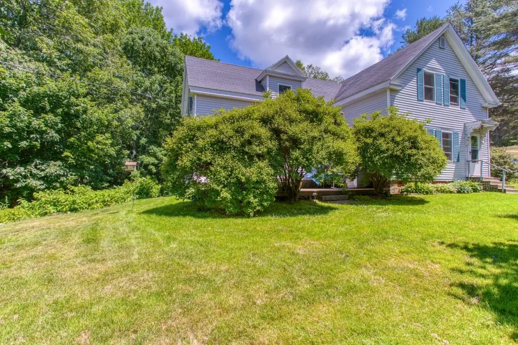 29 River Road Edgecomb ME 04556