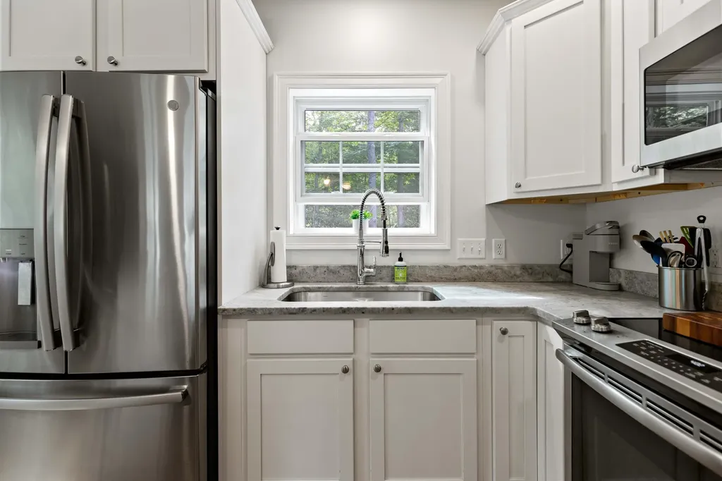 19 Cottage Court Gorham ME 04038