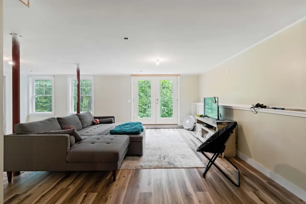 19 Cottage Court Gorham ME 04038