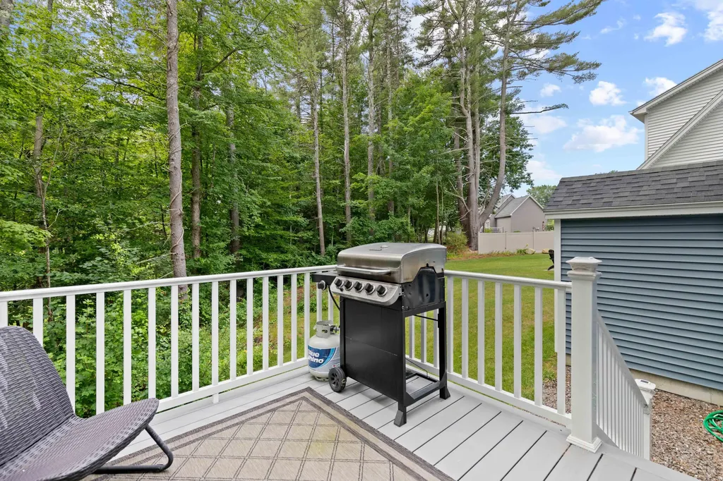 19 Cottage Court Gorham ME 04038