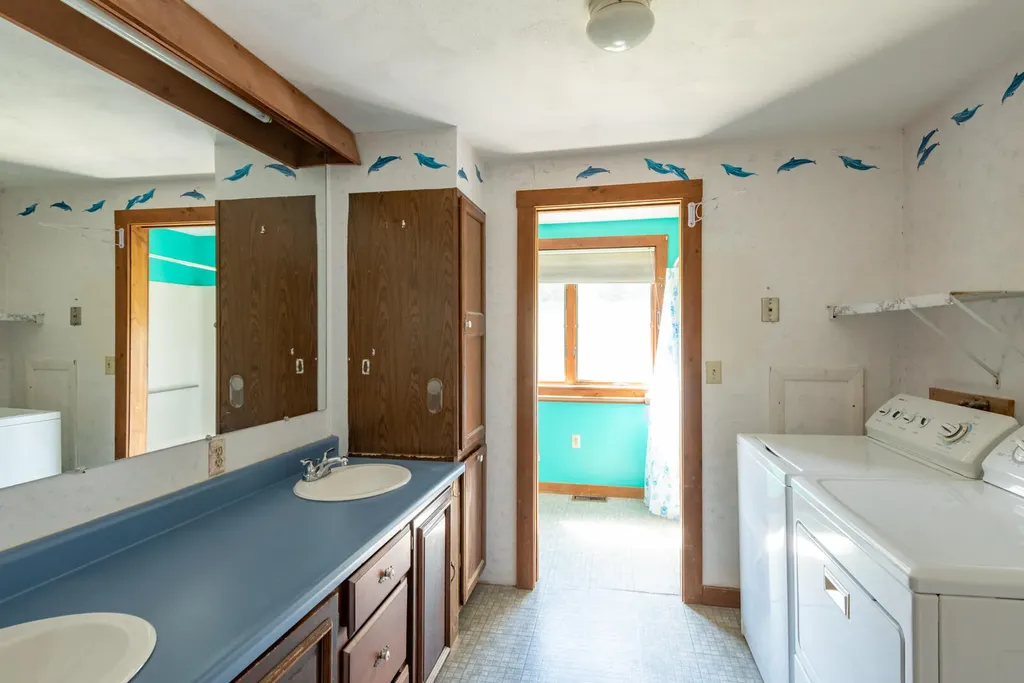 35 Turtle Cove Road West Gardiner ME 04345