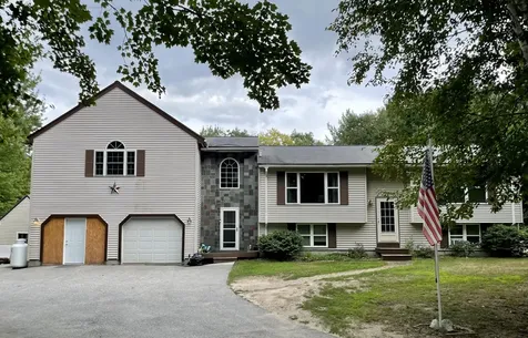 525 Chadbourne Road Standish ME 04084