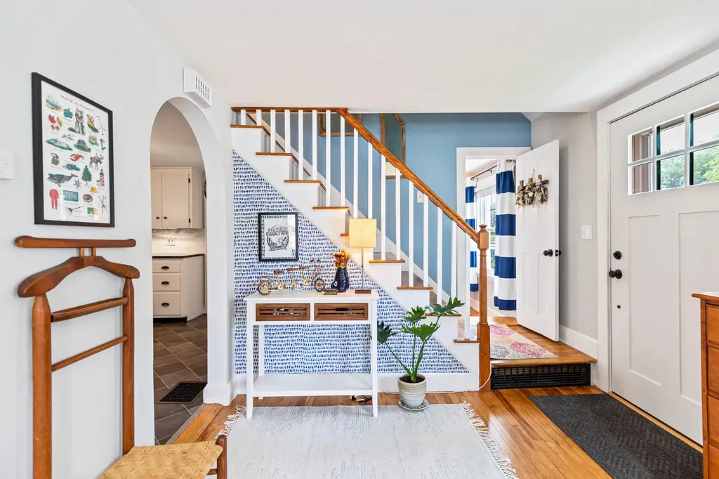 199 Gray Road Falmouth ME 04105