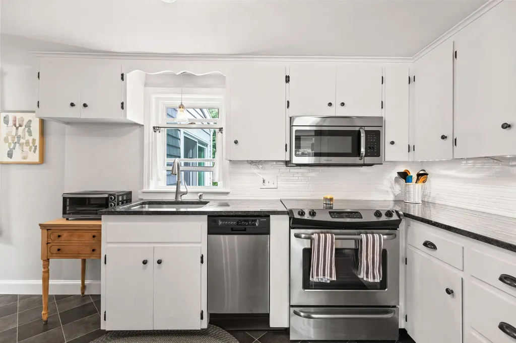 199 Gray Road Falmouth ME 04105
