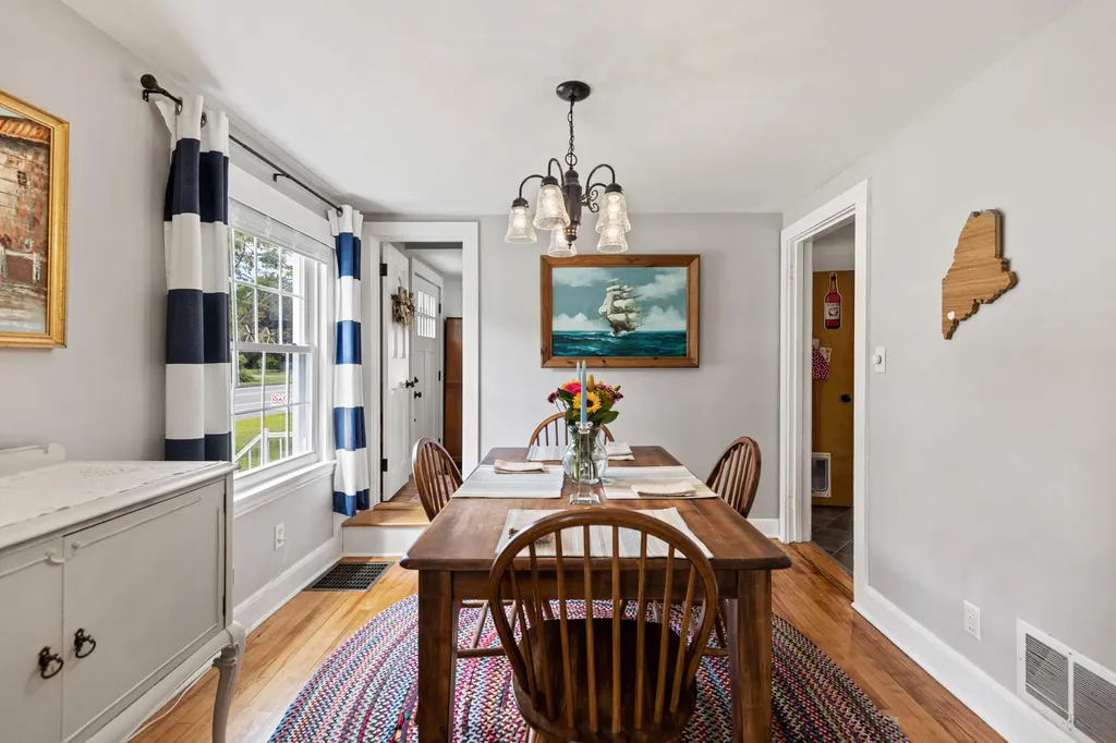 199 Gray Road Falmouth ME 04105