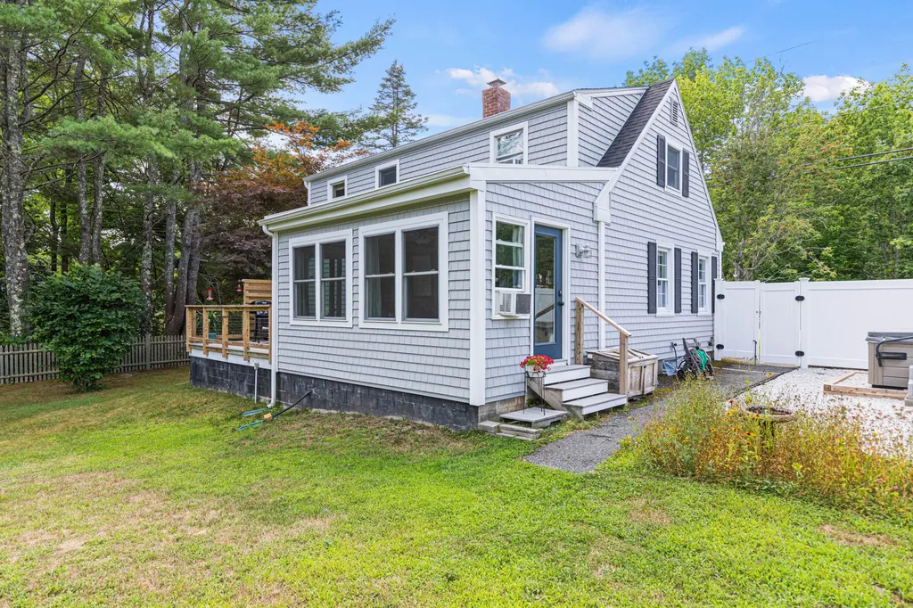 199 Gray Road Falmouth ME 04105