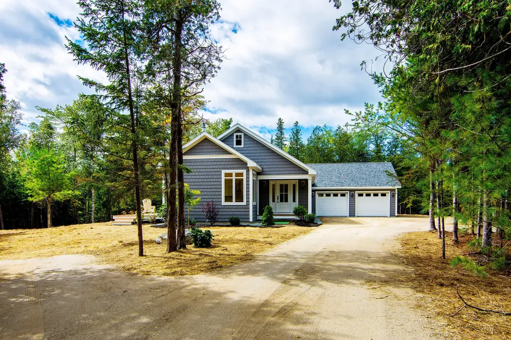 54 Forest Hill Lane Surry ME 04684