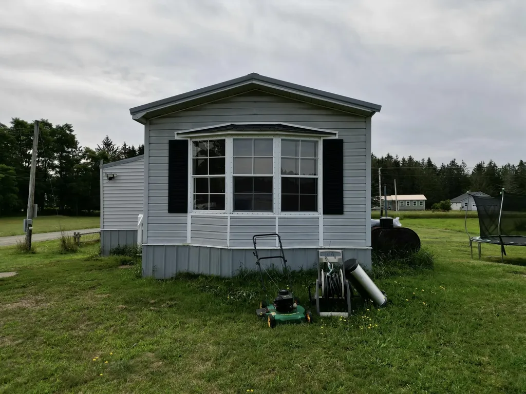 6 Pearson Lane Hermon ME 04401