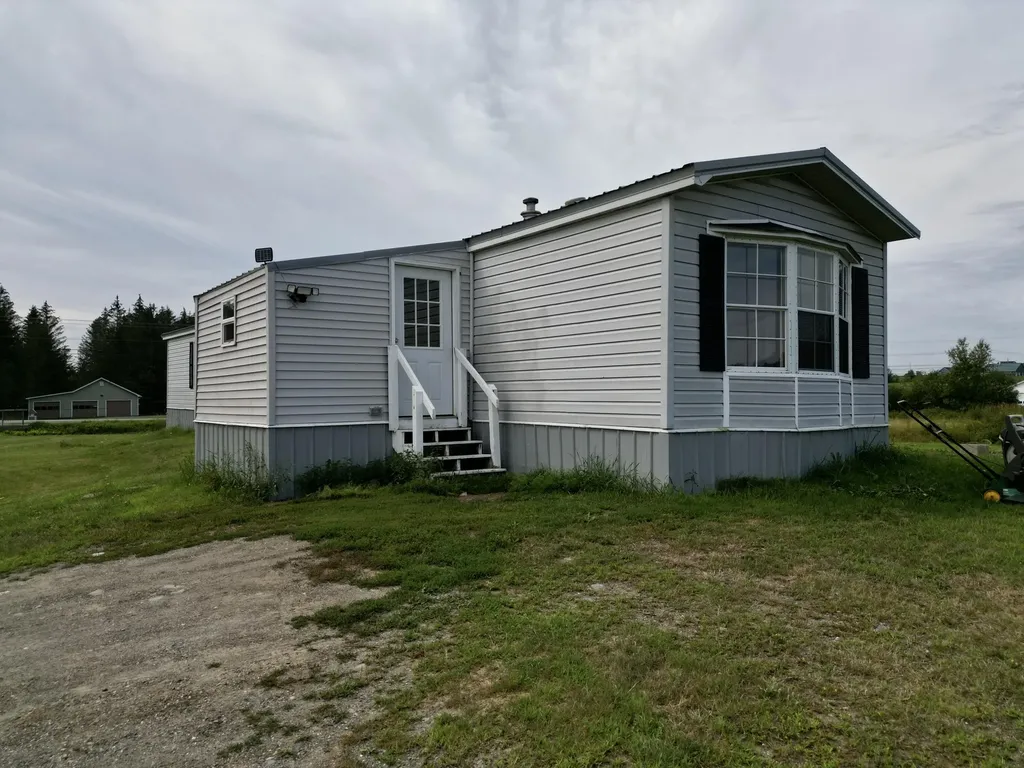 6 Pearson Lane Hermon ME 04401