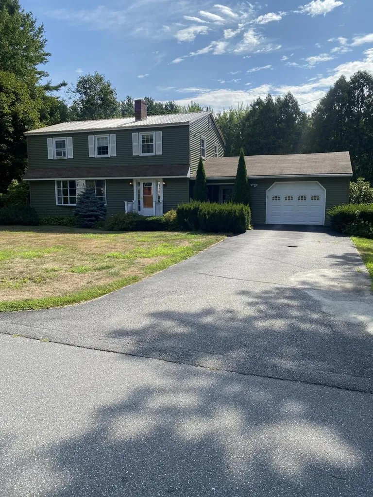 10 Abenaki Drive Topsham ME 04086