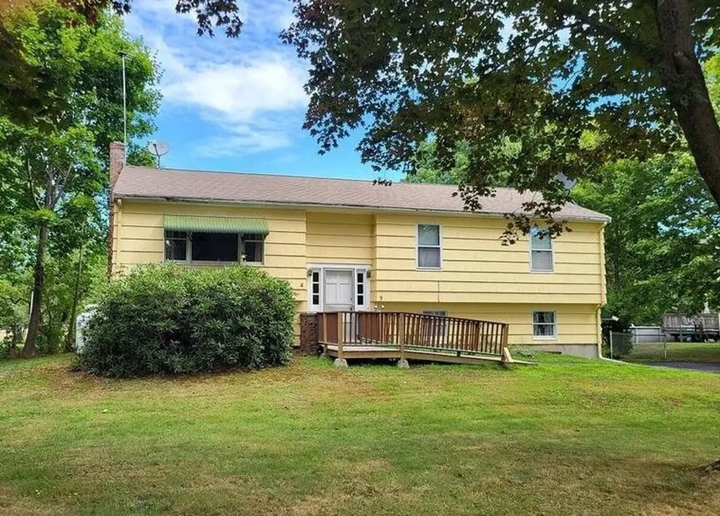 9 Longmeadow Drive Gorham ME 04038