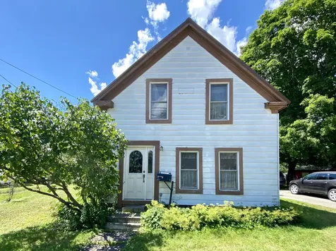 27 Baring Street Calais ME 04619