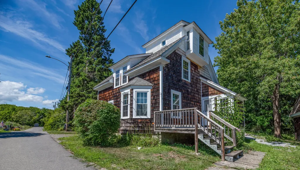 9 Philbrick Avenue Rockland ME 04841