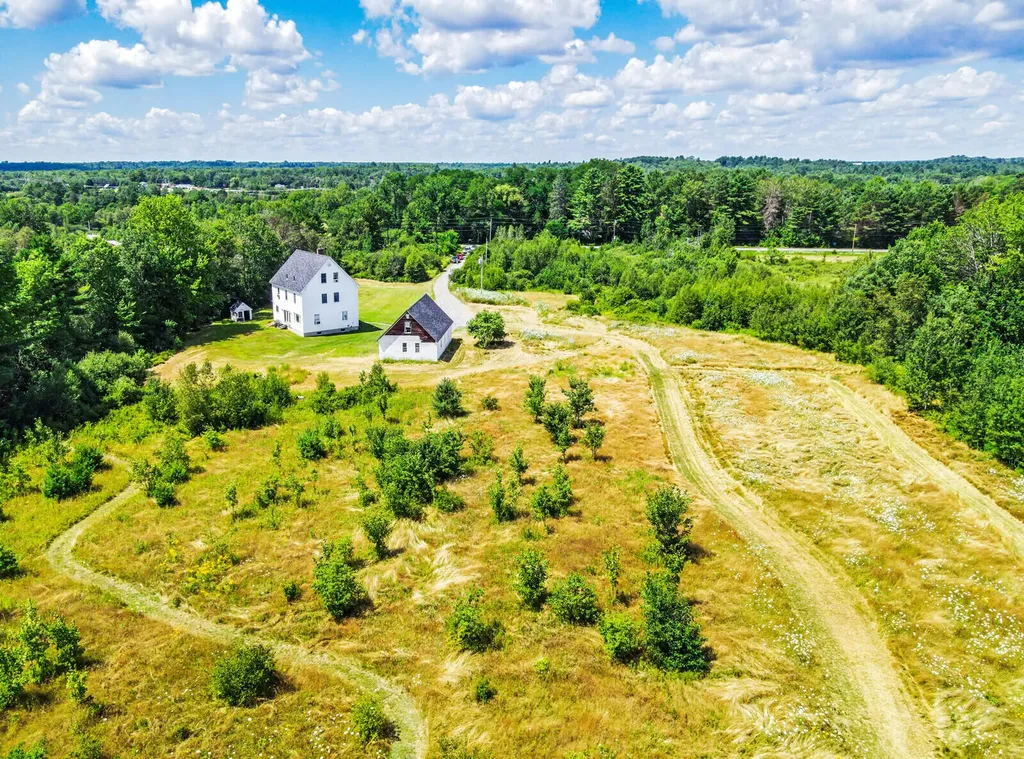 127 Mutton Lane Clinton ME 04927