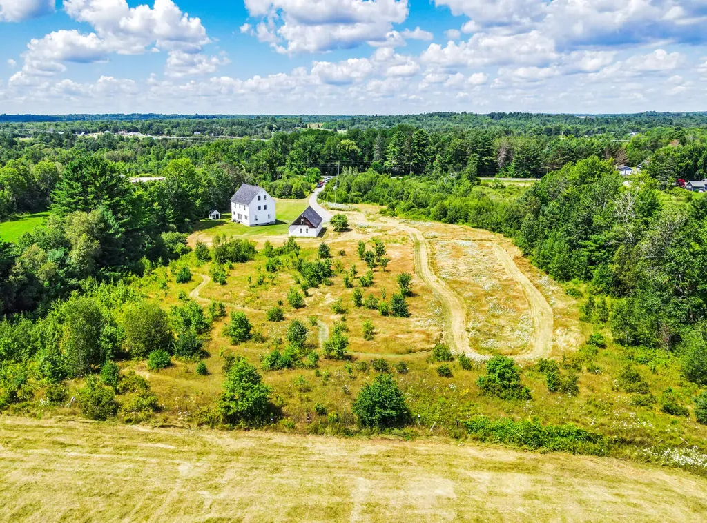 127 Mutton Lane Clinton ME 04927