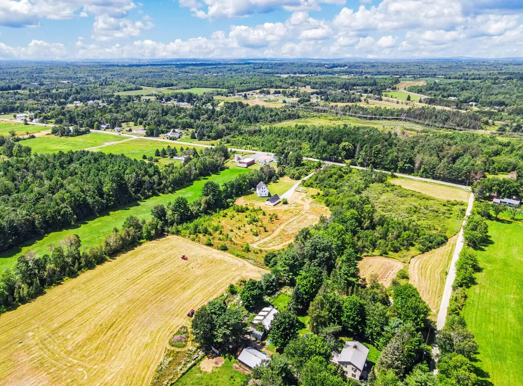 127 Mutton Lane Clinton ME 04927