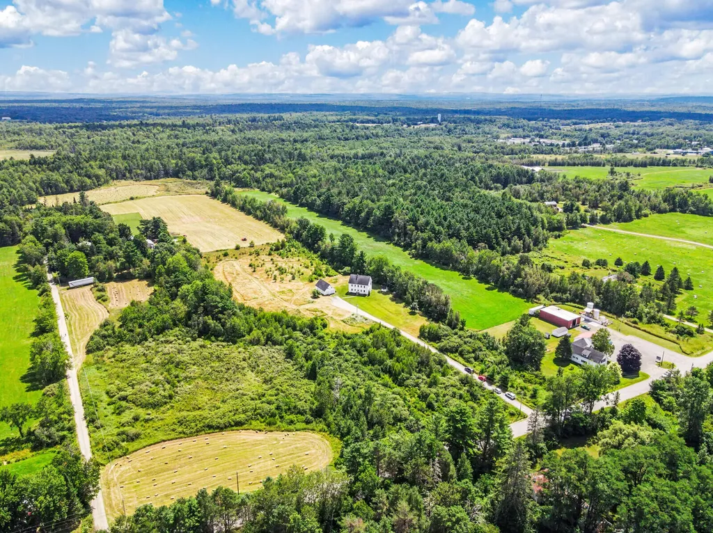 127 Mutton Lane Clinton ME 04927