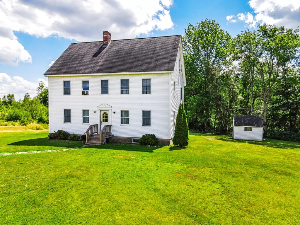 127 Mutton Lane Clinton ME 04927