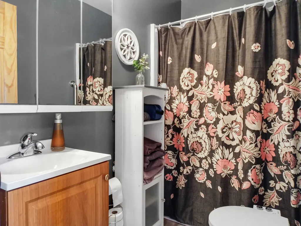 127 Mutton Lane Clinton ME 04927