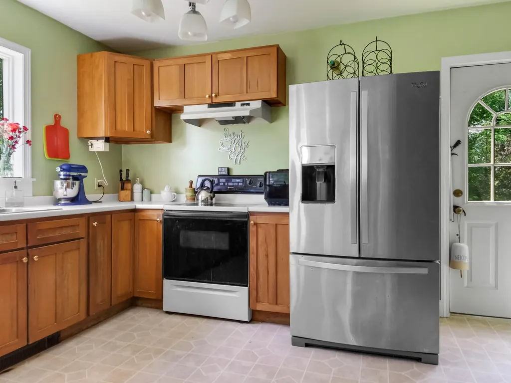 127 Mutton Lane Clinton ME 04927