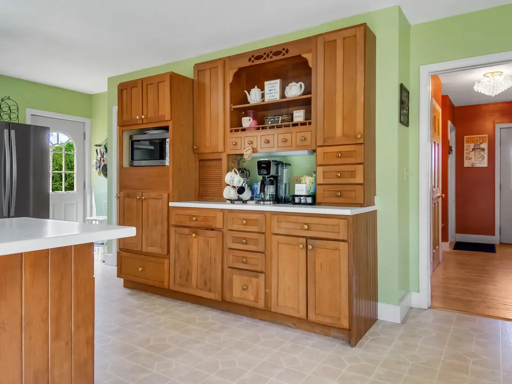 127 Mutton Lane Clinton ME 04927